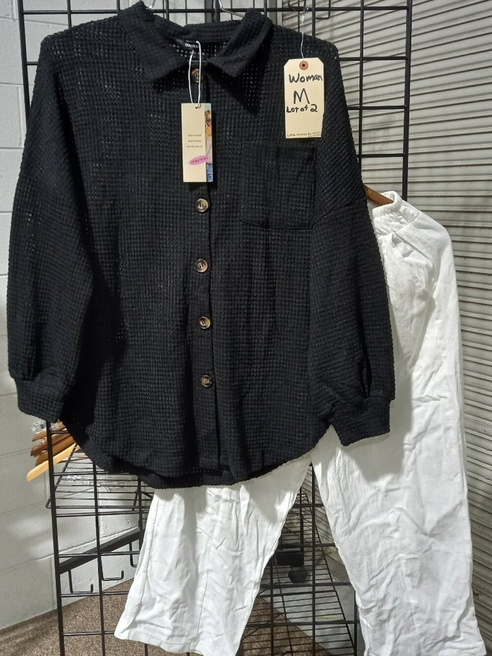 Women's Long Sleeve Knit Shirt + Cotton Capri Pants | Medium